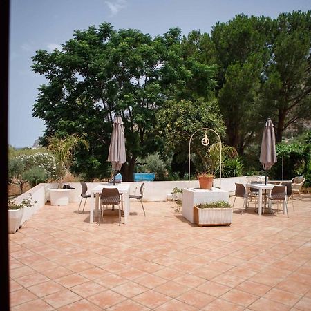 Il Baglio Di Donna Rosa Hotel Кустоначи Екстериор снимка