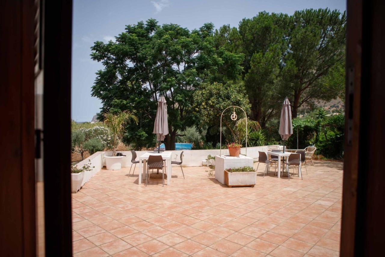 Il Baglio Di Donna Rosa Hotel Кустоначи Екстериор снимка