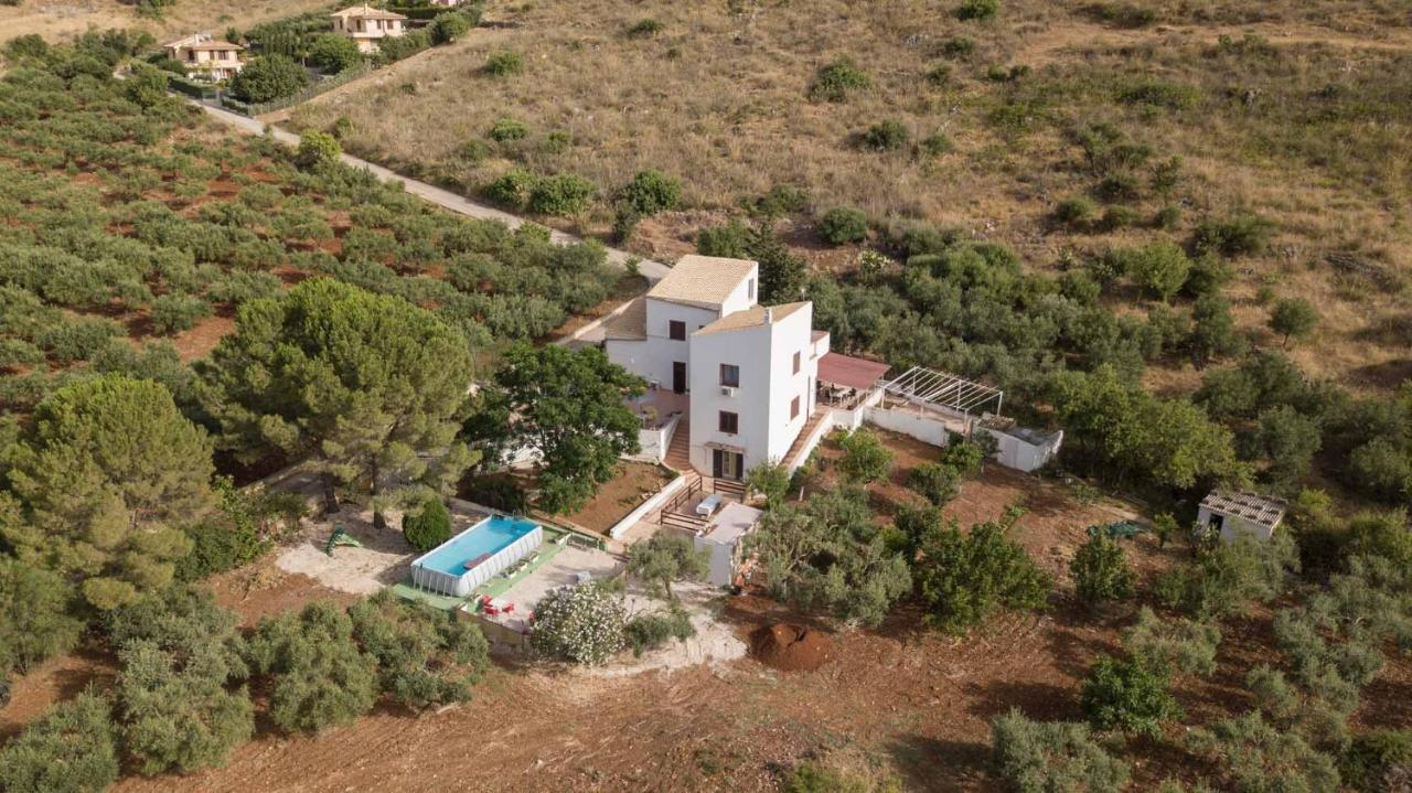 Il Baglio Di Donna Rosa Hotel Кустоначи Екстериор снимка