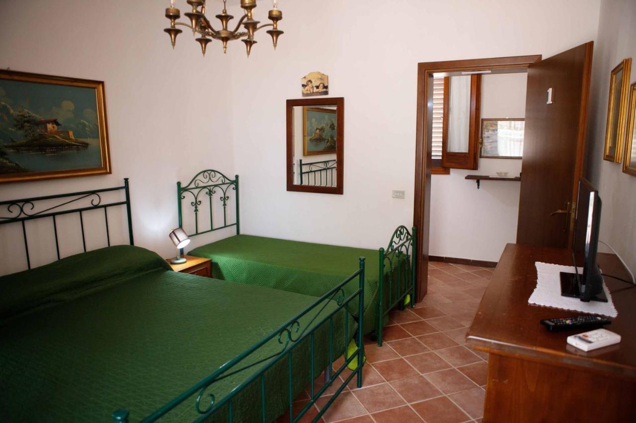 Il Baglio Di Donna Rosa Hotel Кустоначи Екстериор снимка