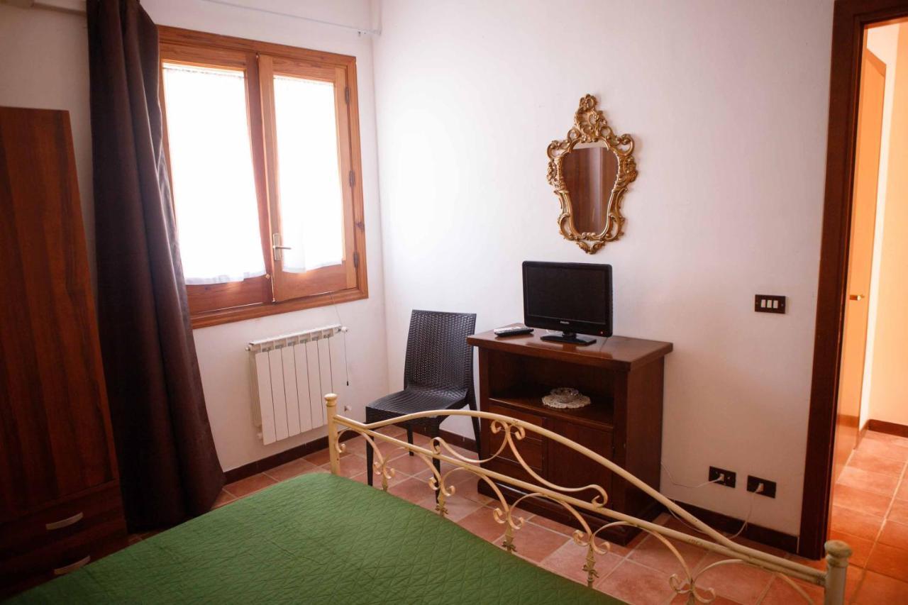 Il Baglio Di Donna Rosa Hotel Кустоначи Екстериор снимка