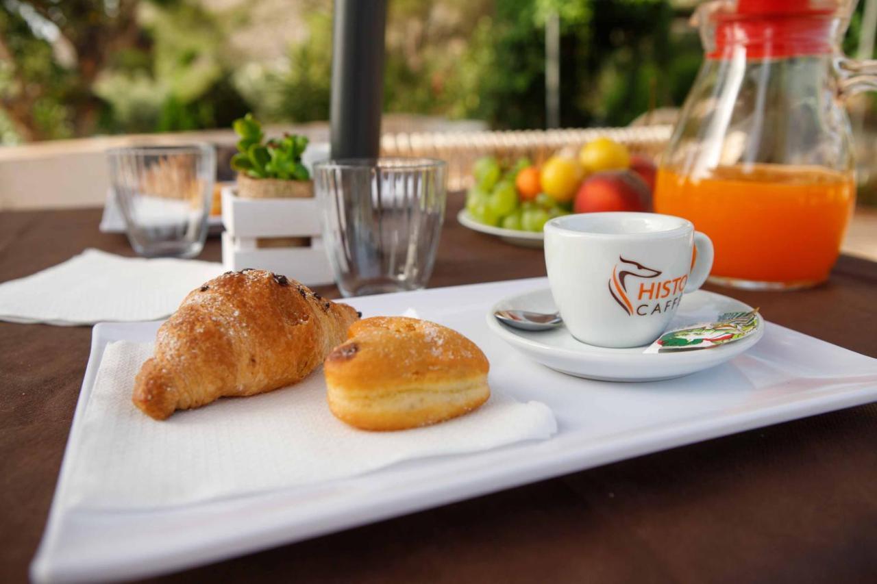 Il Baglio Di Donna Rosa Hotel Кустоначи Екстериор снимка