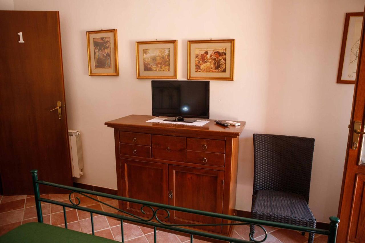 Il Baglio Di Donna Rosa Hotel Кустоначи Екстериор снимка