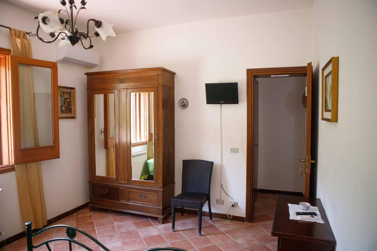 Il Baglio Di Donna Rosa Hotel Кустоначи Екстериор снимка