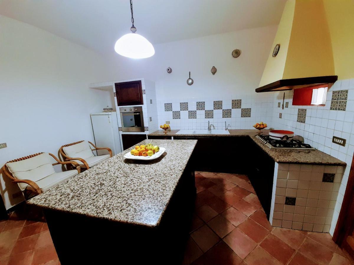 Il Baglio Di Donna Rosa Hotel Кустоначи Екстериор снимка